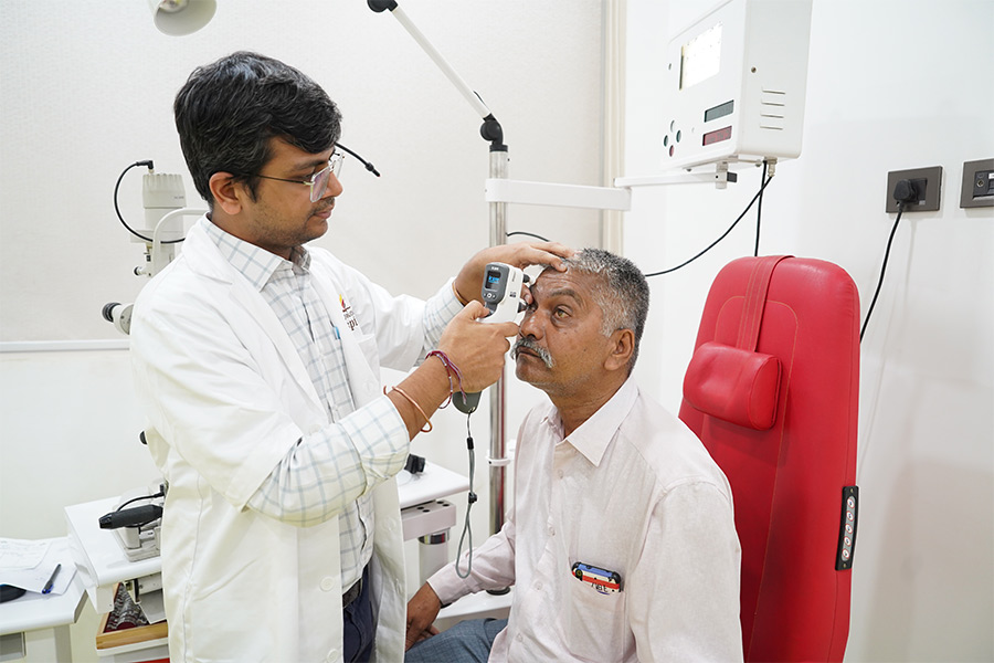 દ્વારકાના આંગણે ભવ્ય સેવા યજ્ઞ: નિઃશુલ્ક નેત્રનિદાન અને ચશ્મા વિતરણ કેમ્પનું આયોજન